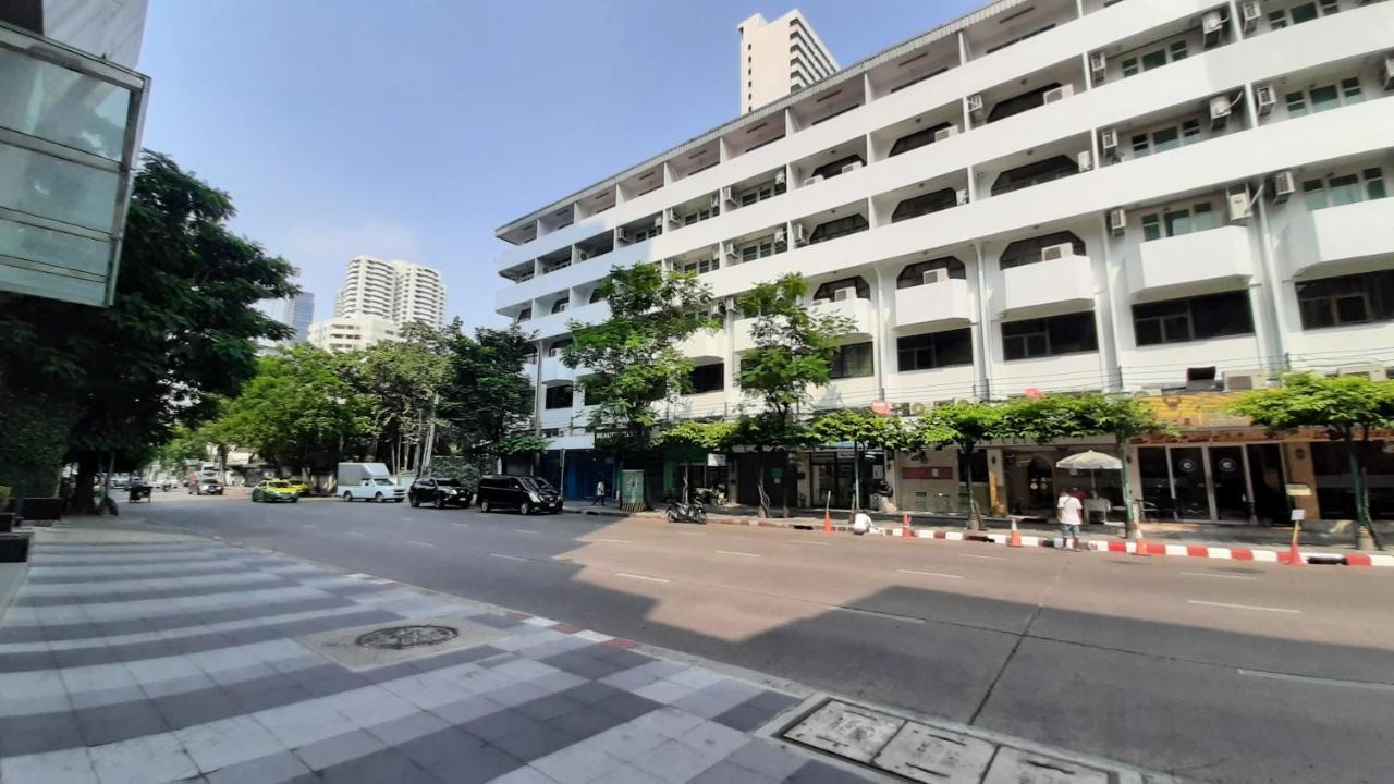 City Plaza Nana Hotel Bangkok Exterior photo